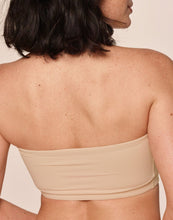 Load image into Gallery viewer, nueskin Ines Strapless Bandeau in color Appleblossom and shape bandeau
