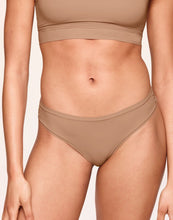 Load image into Gallery viewer, nueskin Mora in color Macaroon and shape thong
