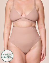 Load image into Gallery viewer, nueskin Elodie High-Compression High-Waist Thong in color Rose Cloud and shape thong
