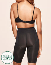 Load image into Gallery viewer, nueskin Kaylee High-Compression Half-Legging in color Jet Black and shape legging
