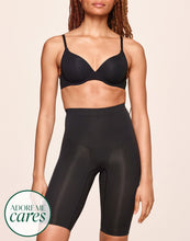 Load image into Gallery viewer, nueskin Kaylee High-Compression Half-Legging in color Jet Black and shape legging
