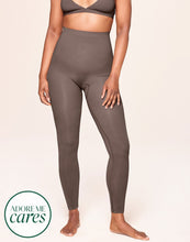 Load image into Gallery viewer, nueskin Lilya High-Compression Legging in color Deep Taupe and shape legging
