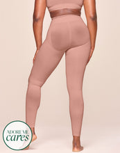 Load image into Gallery viewer, nueskin Lilya High-Compression Legging in color Rose Cloud and shape legging
